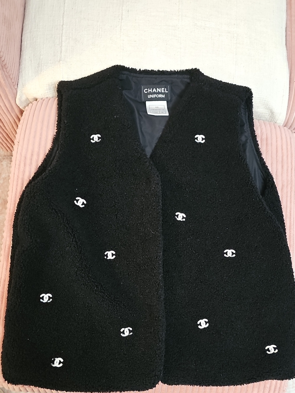 Vest Black Bouclé Brooch with Crystal CC Emblem